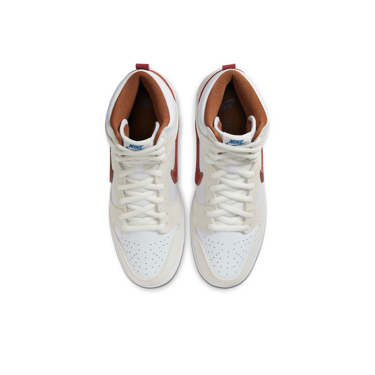 Nike Dunk SB Team Crimson - вид сзади