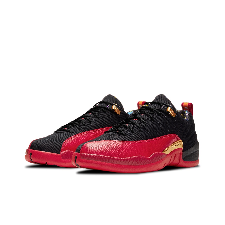 Jordan Air Jordan 12 retro low se "black and metallic gold" - front view
