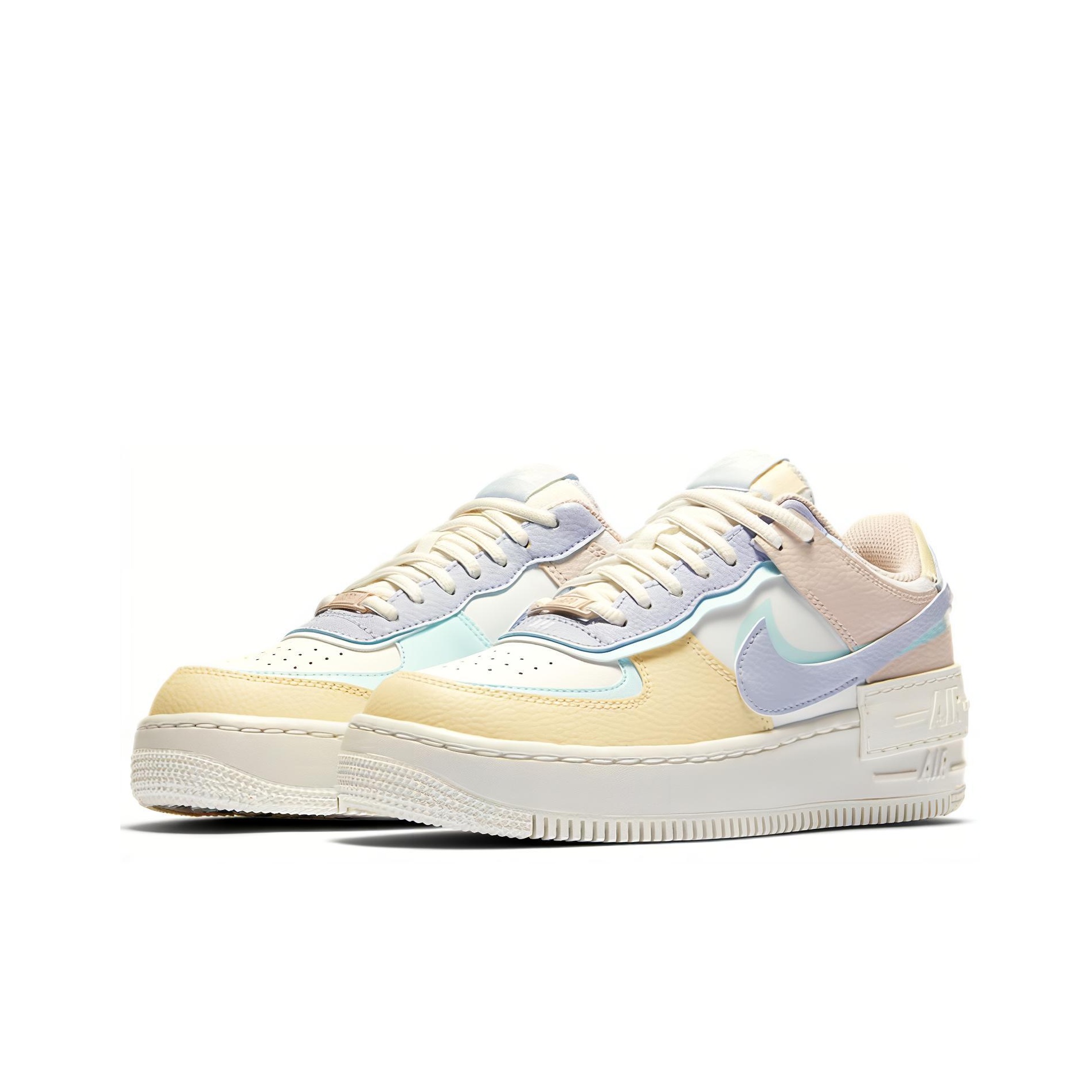 Nike Air Force 1 Shadow - вид спереди