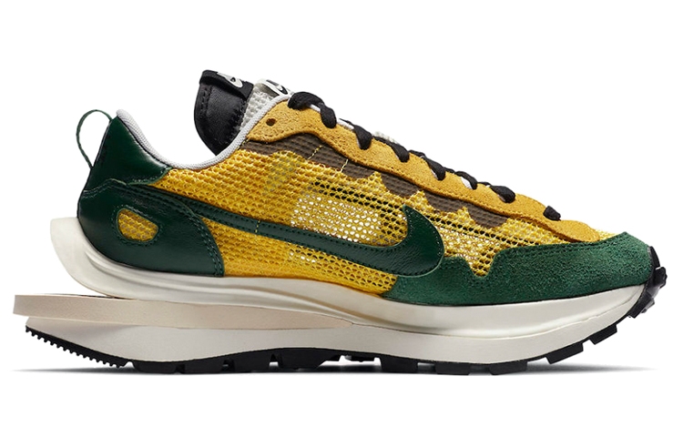 Sacai x Nike VaporWaffle tour yellow - вид с внутренней стороны