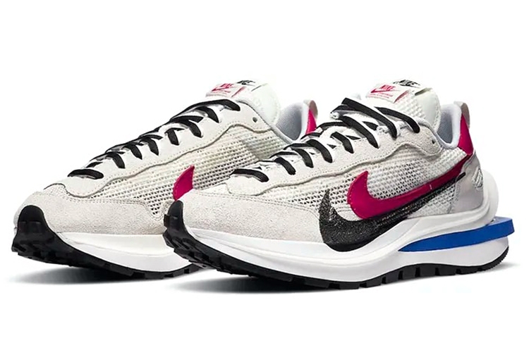 Sacai x Nike VaporWaffle royal fuchsia - front view