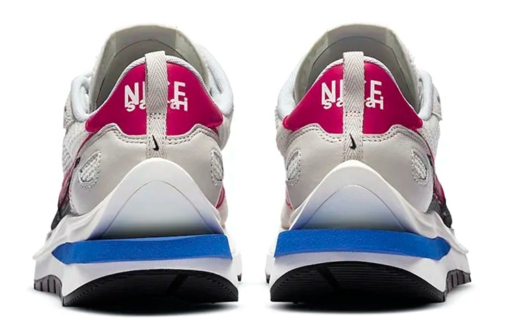 Sacai x Nike VaporWaffle royal fuchsia - sole