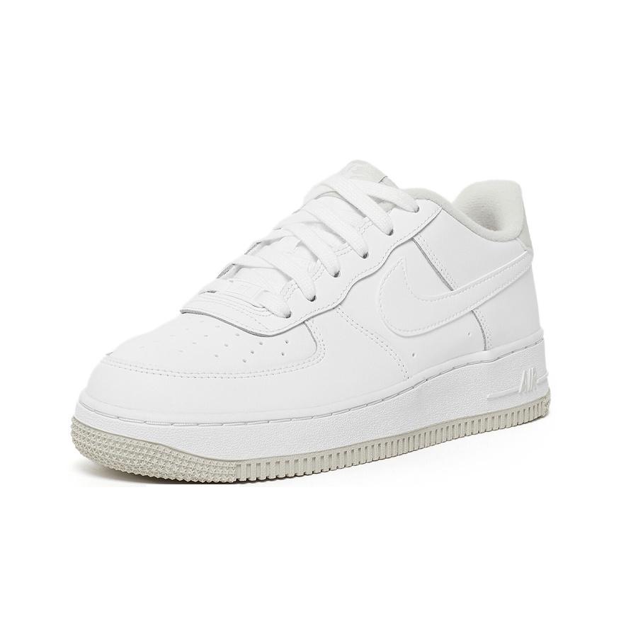 Nike Air Force 1 'White Light Bone' - вид спереди