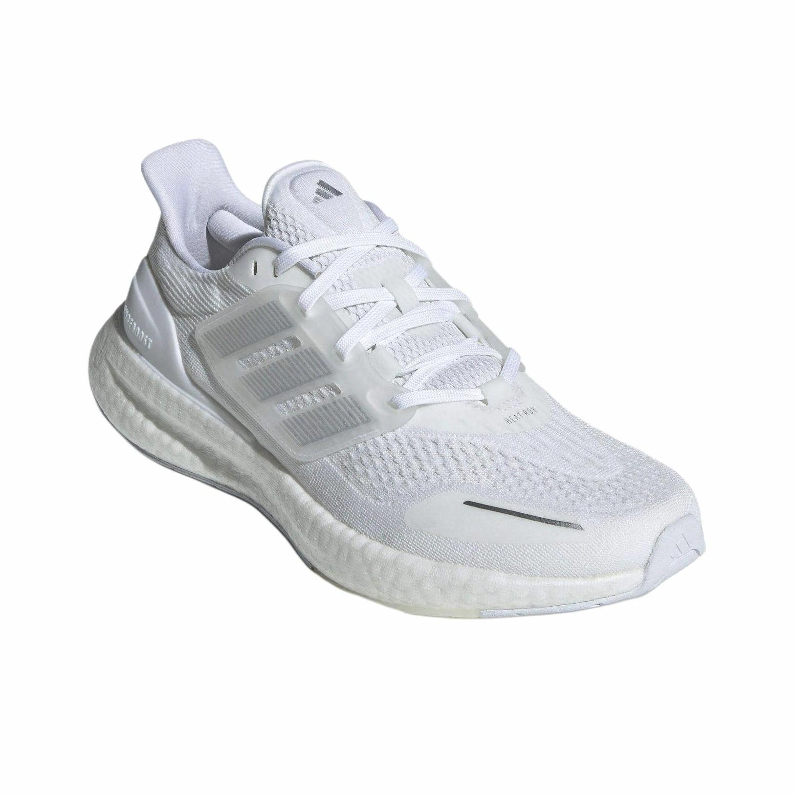 adidas Pureboost 23 - вид спереди