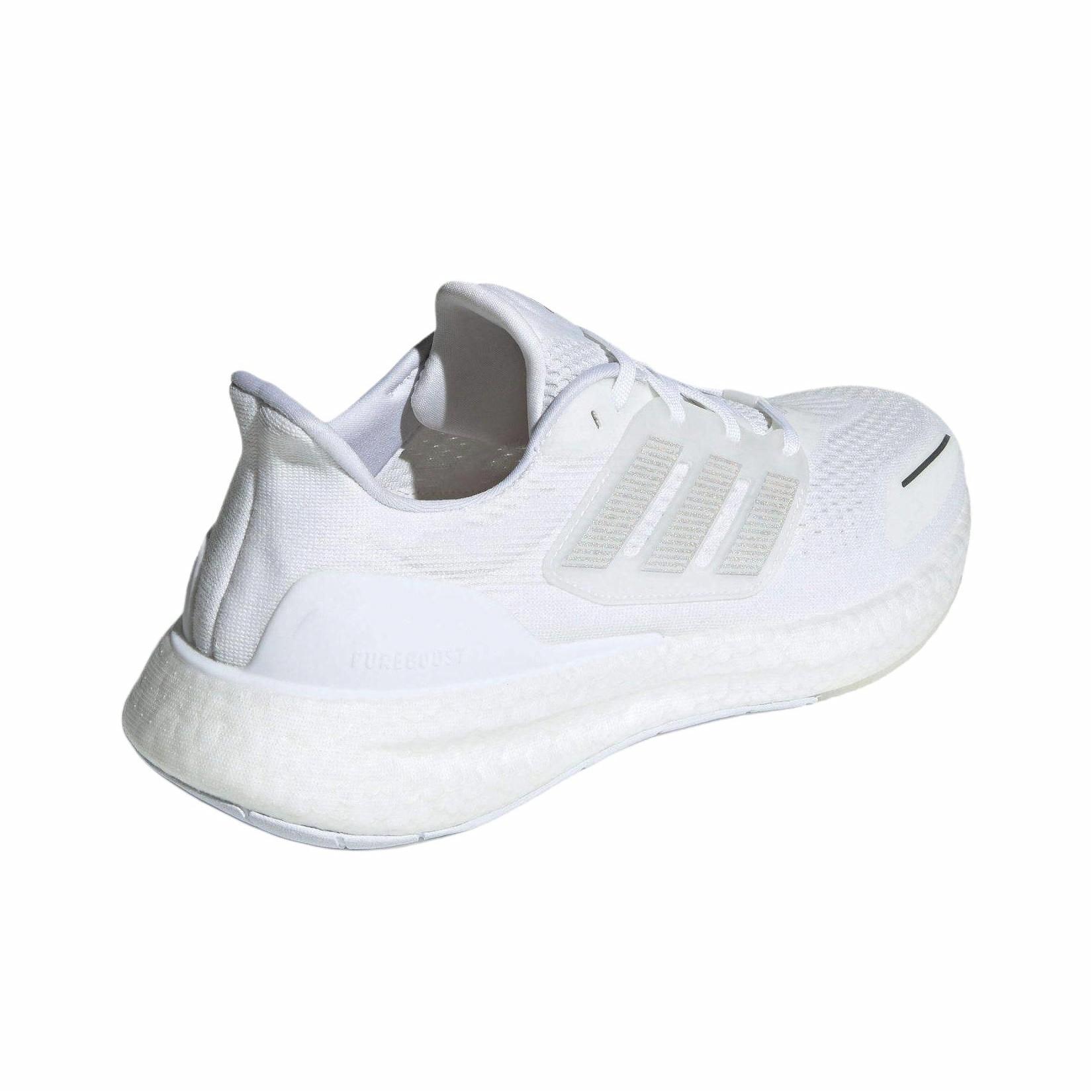 adidas Pureboost 23 - вид сзади