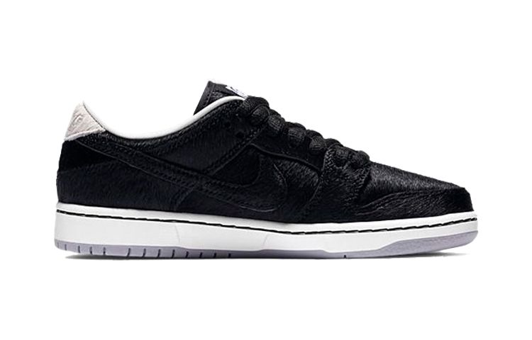 BE@RBRICK x Nike Dunk SB "BE @ RBRICK " - вид с внутренней стороны