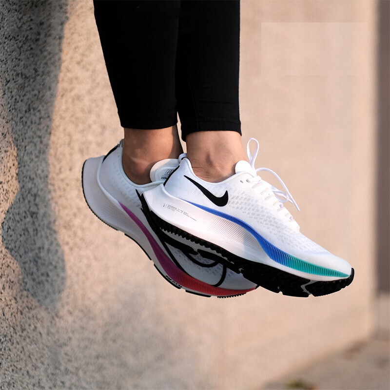 Nike Pegasus 37 - вид спереди