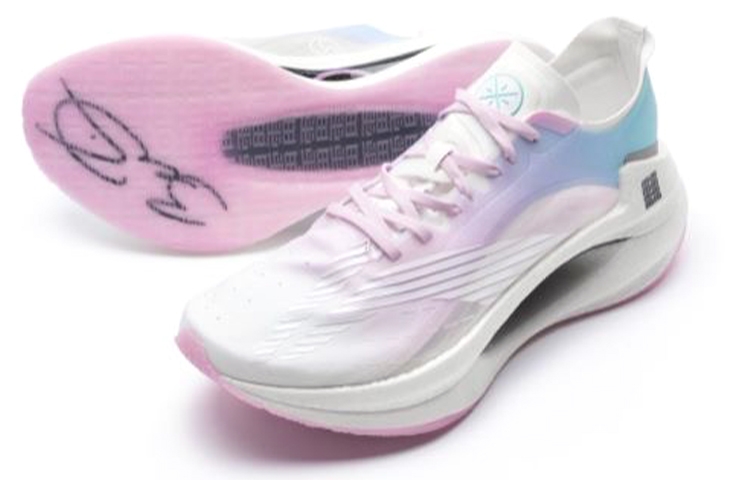 Li-Ning Jueying White - вид сзади