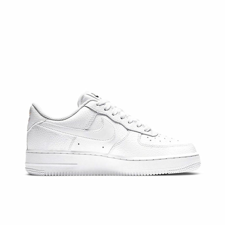 Nike Air Force 1 '07 Essential 'White Metallic Gold' - вид с внутренней стороны