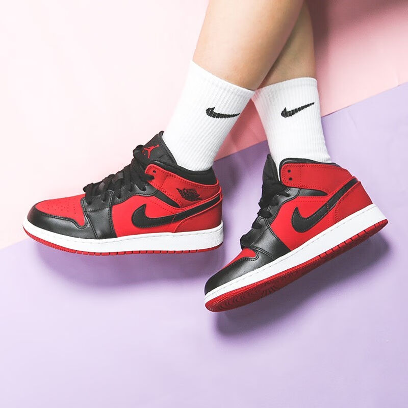 Jordan Air Jordan 1 Retro Mid GS Gym Red - вид с внутренней стороны