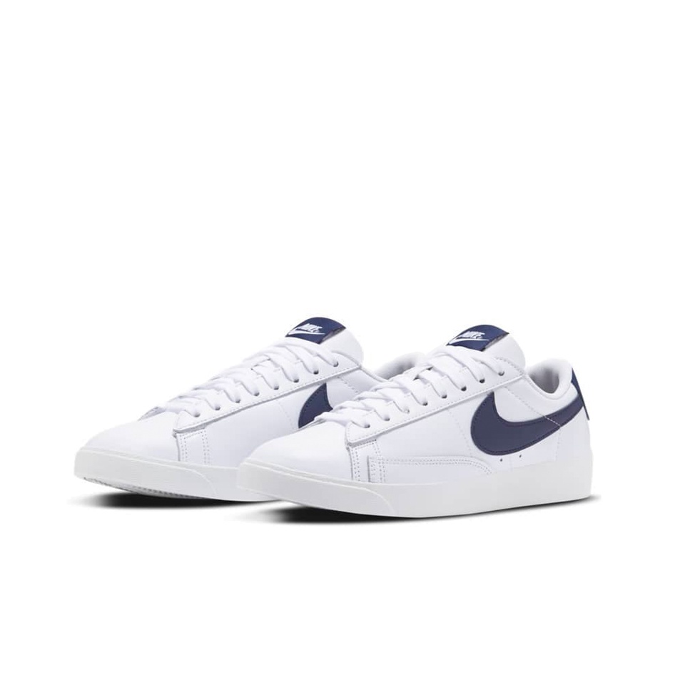Nike Blazer Low LE White Navy - вид спереди