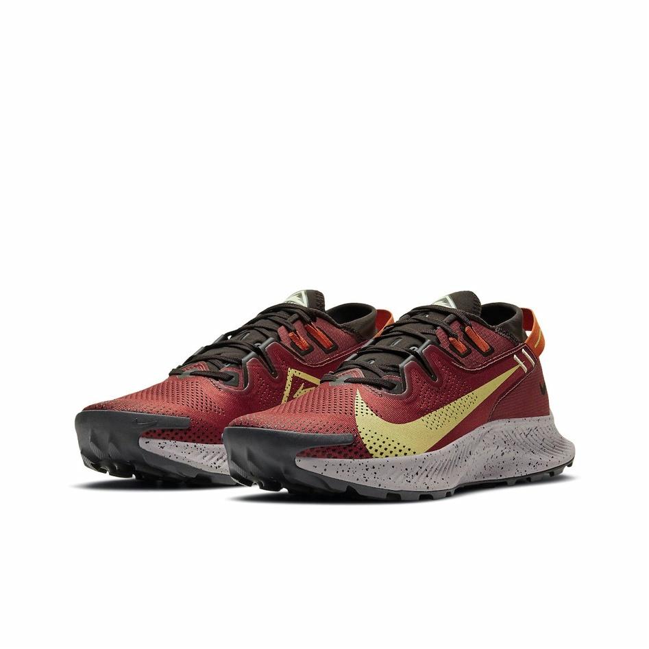 Nike Pegasus Trail 2 'Red Yellow' - вид спереди