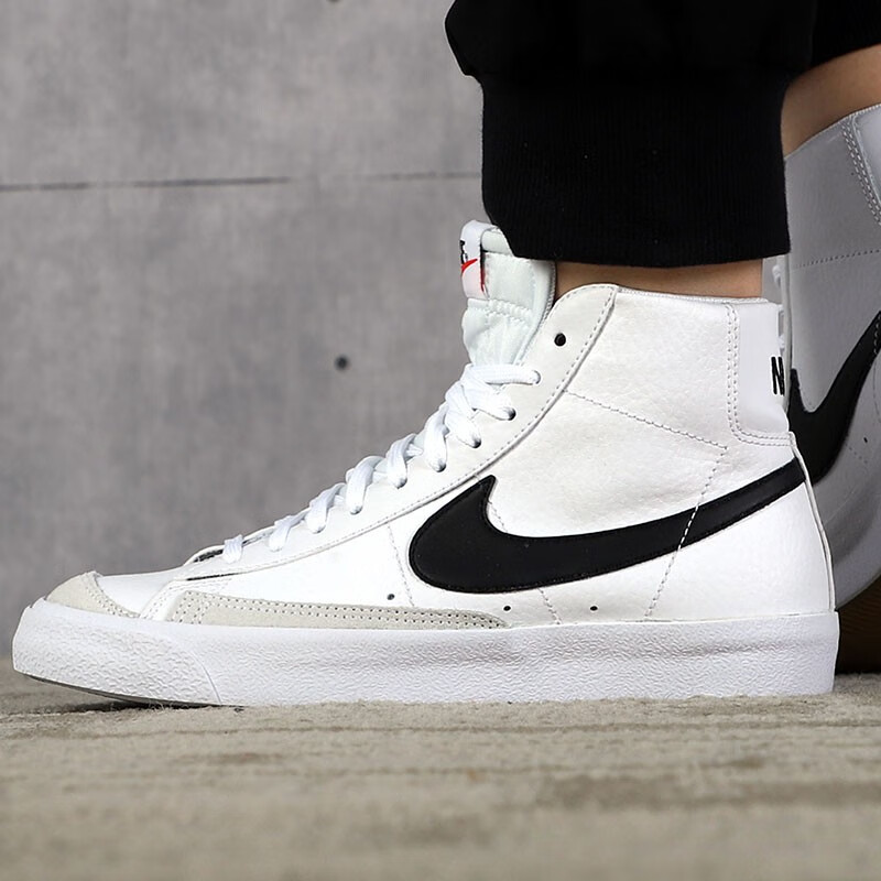 Nike Blazer '77 - вид спереди