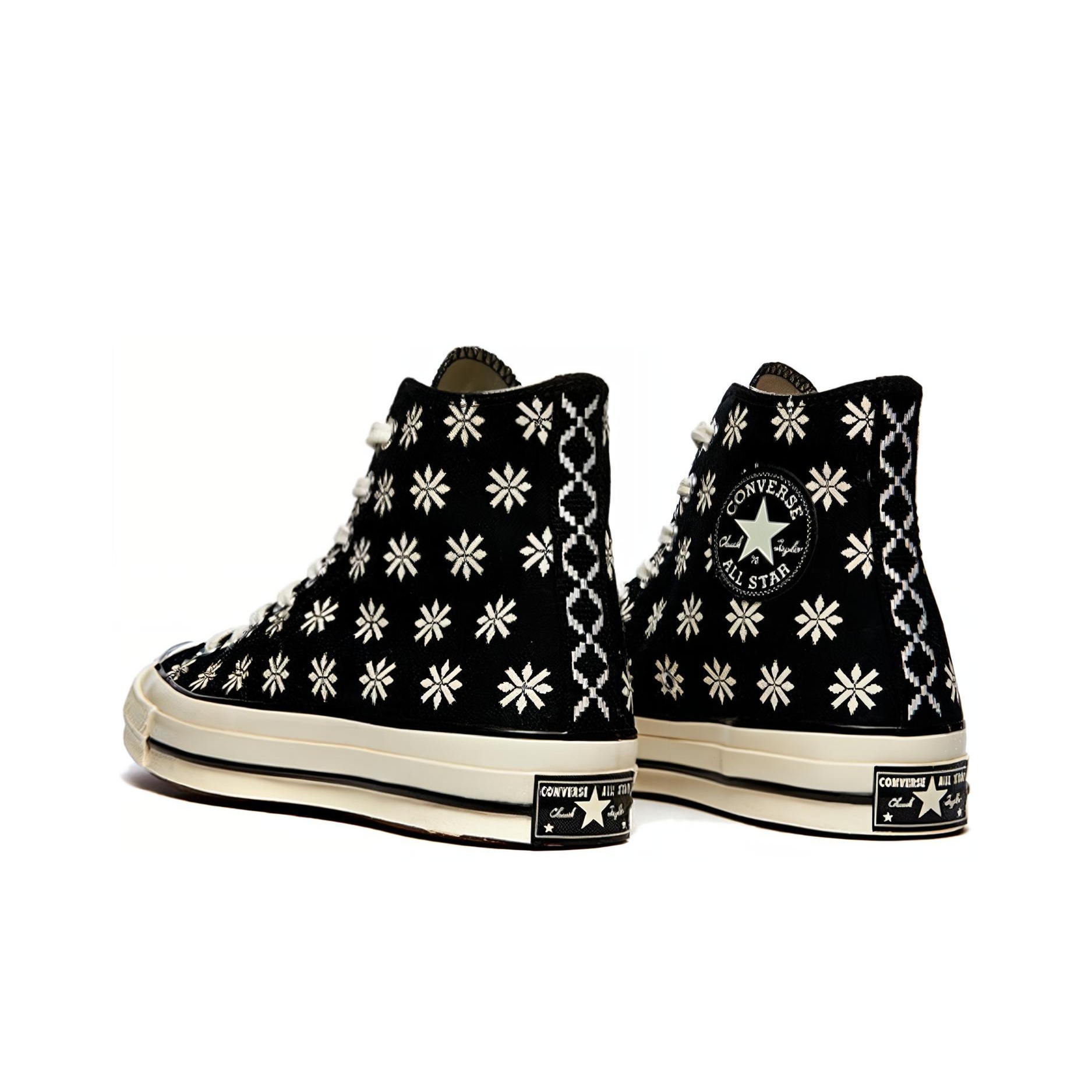 Converse Chuck Taylor High Holiday Sweater - вид сзади