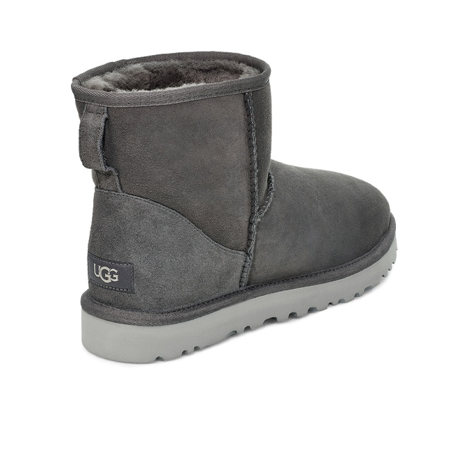 UGG CLASSIC MINI - вид сзади