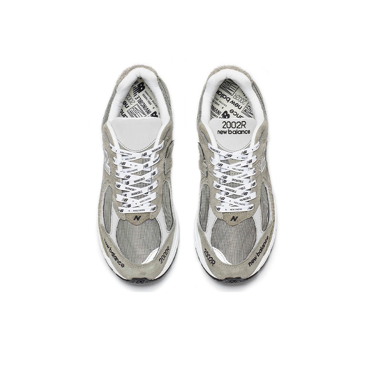 N.HOOLYWOOD x Invincible x New Balance NB 2002R (полнота: D) - вид сзади