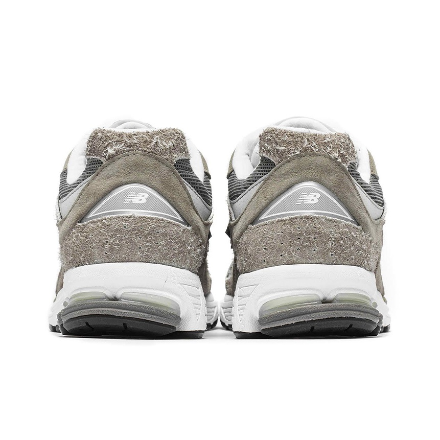 N.HOOLYWOOD x Invincible x New Balance NB 2002R (полнота: D) - подошва