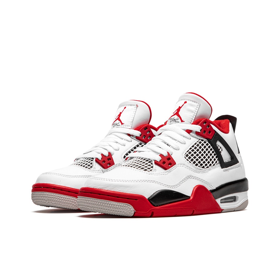 Jordan Air Jordan 4 "Fire Red" - вид спереди