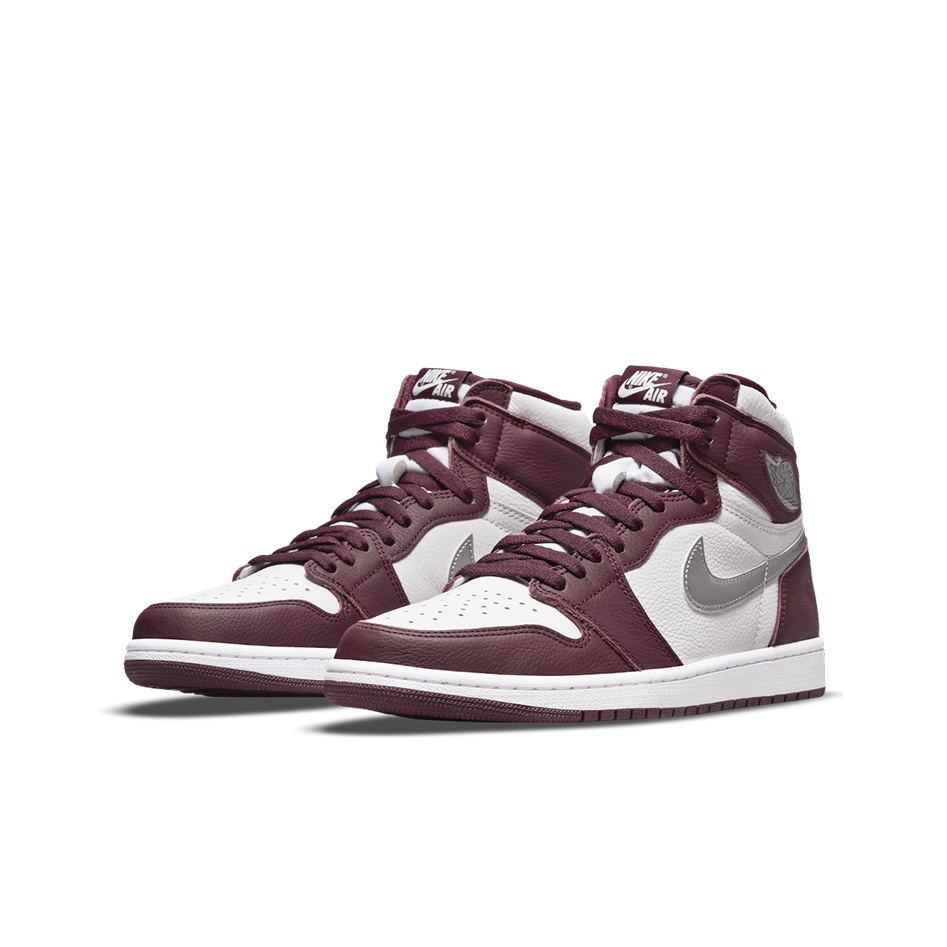 Jordan Air Jordan 1 high og "bordeaux" - вид спереди