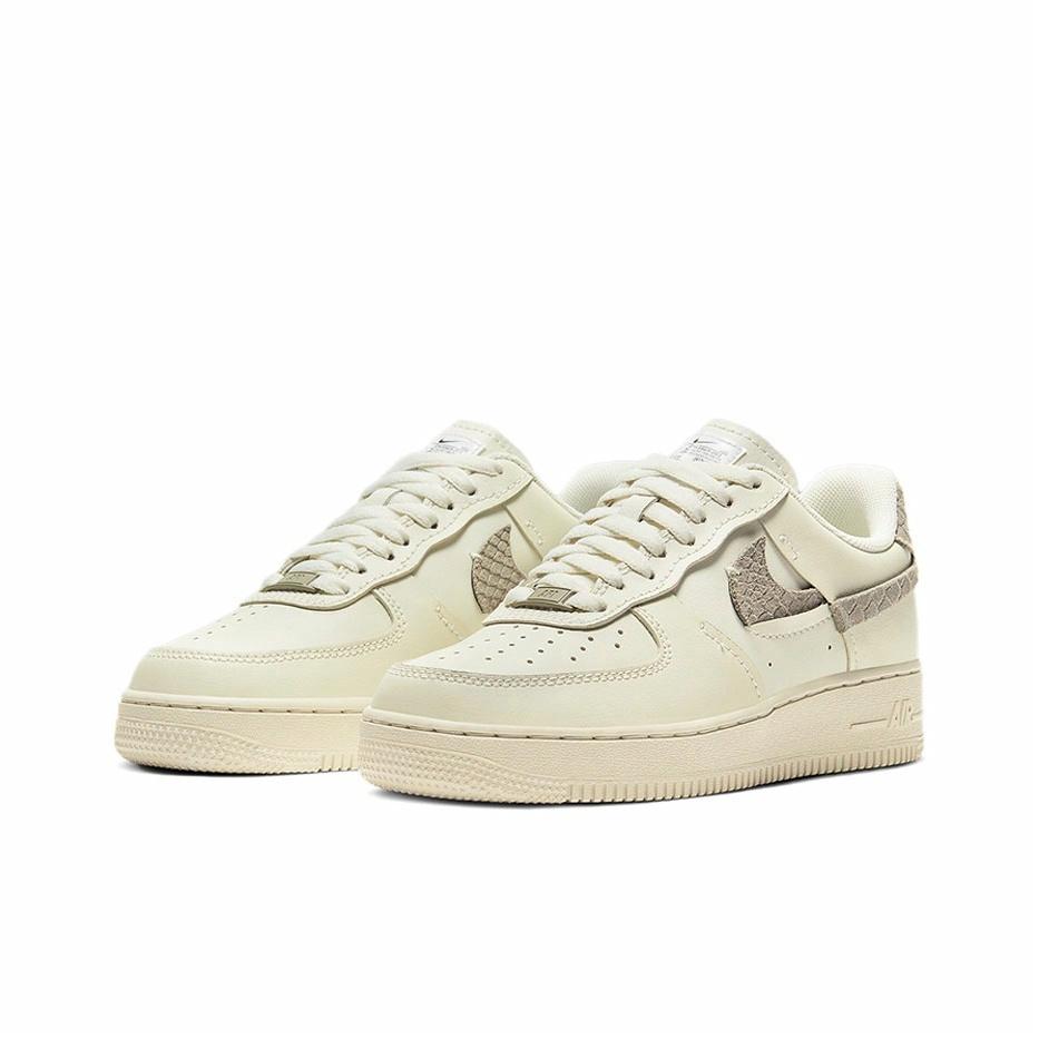 Nike Air Force 1 Low LXX Sea Glass Python - вид спереди