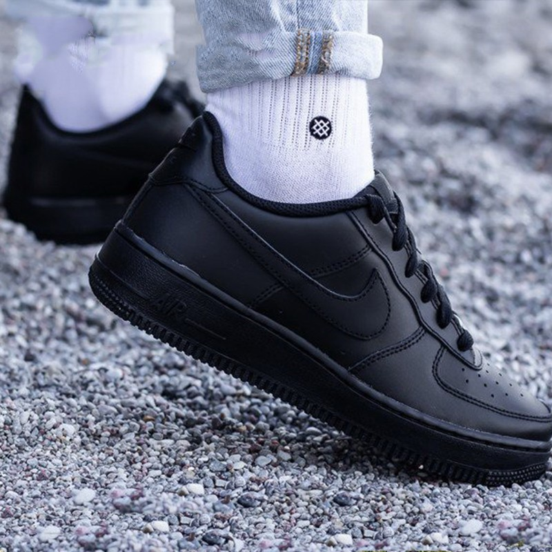 Nike Air Force 1 - вид спереди