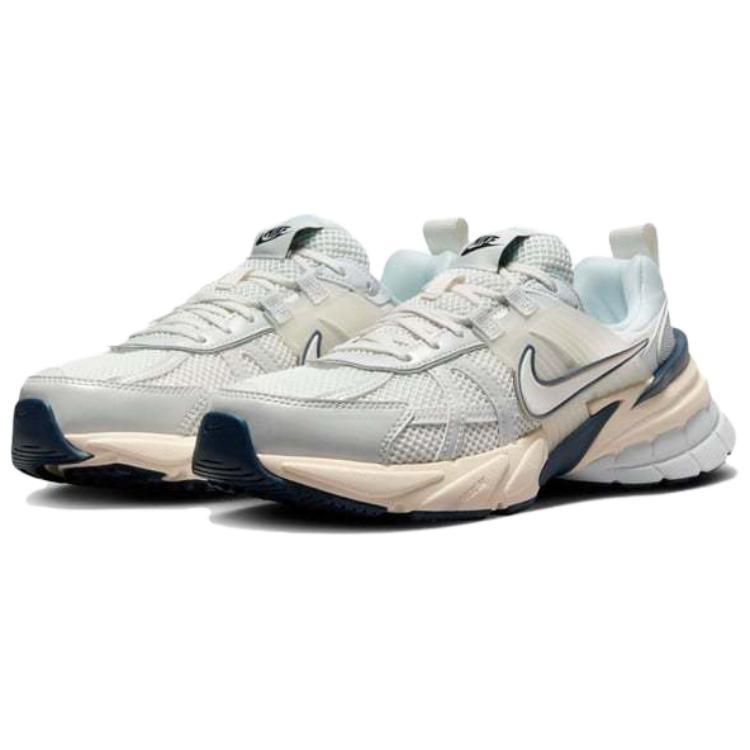 Nike V2K Run 'Platinum Tint' - вид спереди