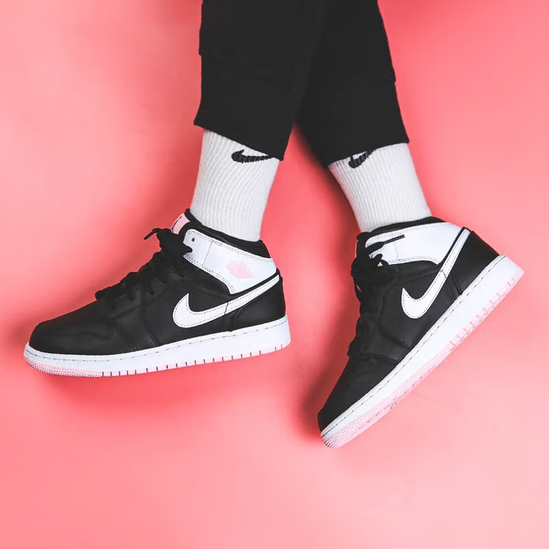 Jordan Air Jordan 1 Mid "Arctic Pink" - вид с внутренней стороны