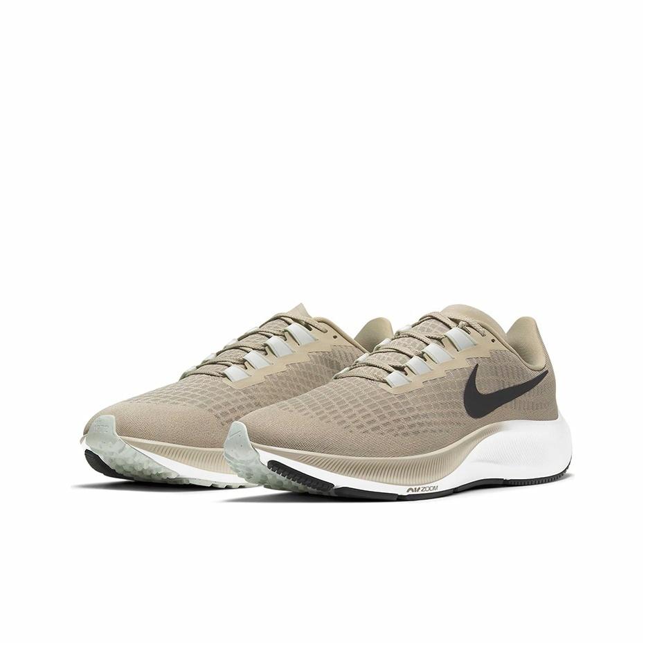 Nike Air Zoom Pegasus 37 'Stone' - вид спереди
