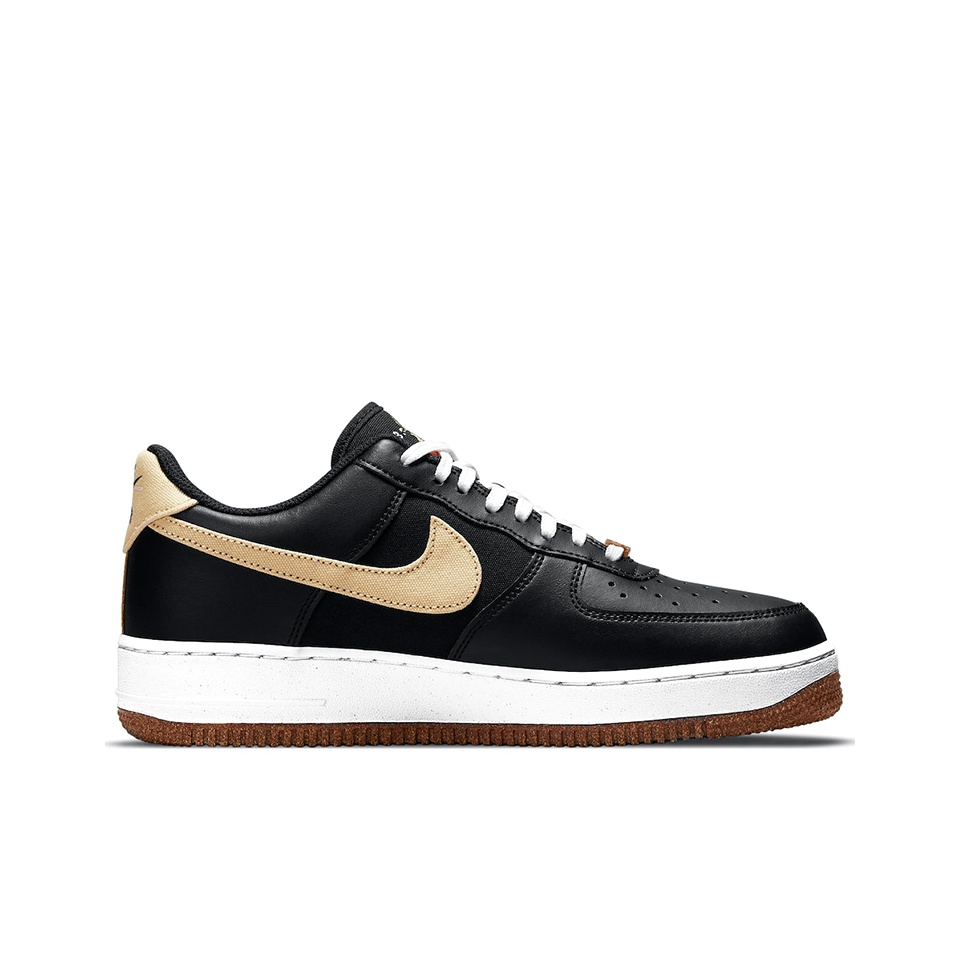 Nike Air Force 1 07 LV8 "Pomegranate" - вид с внутренней стороны