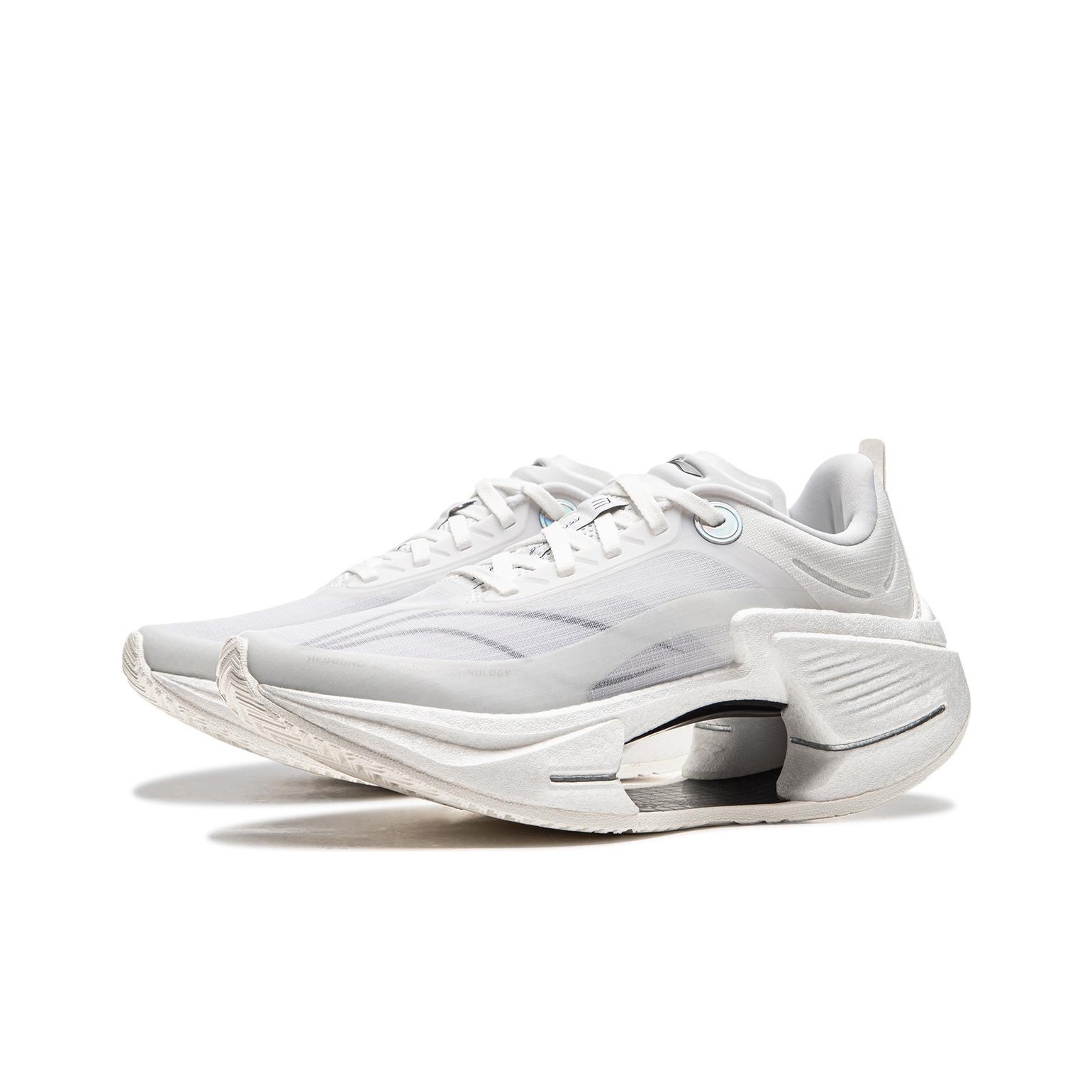 Li-Ning Shadow 3 ESSENTIAL - front view