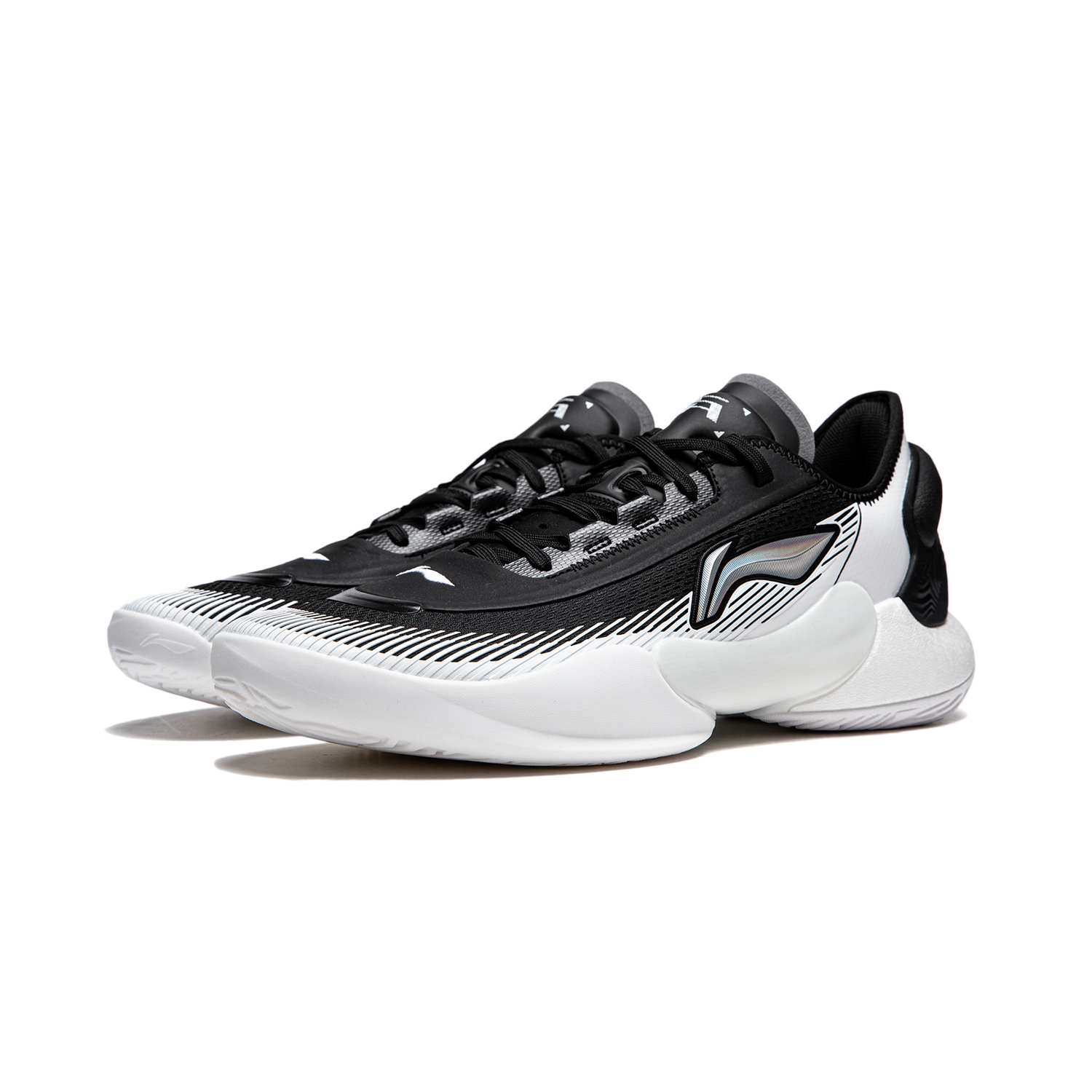 Li-Ning Yushuai 18 V2 Black White - front view