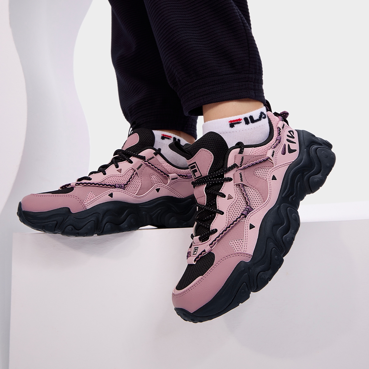 FILA FLUID 5 Cat Paw Shoes 5.0 Fuchsia - вид сзади