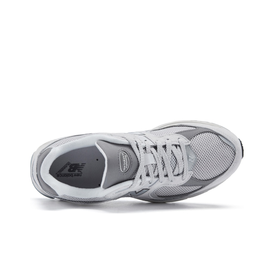 New Balance 2002R Grey (полнота: D) - вид спереди