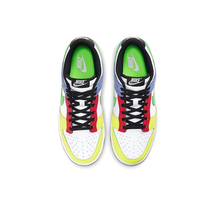 Nike Dunk "Green Strike" - rear view