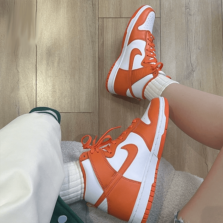 Nike Dunk "Orange Blaze" - вид спереди
