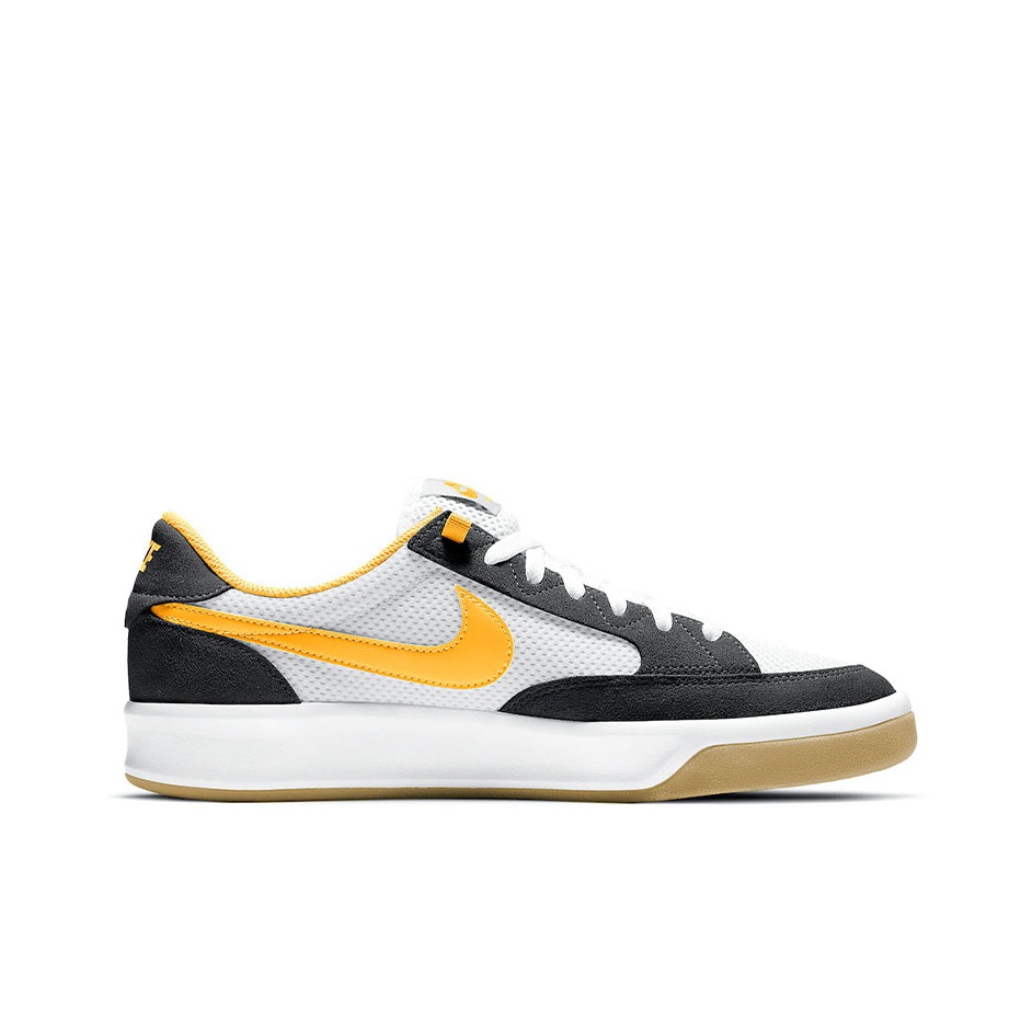 Nike SB Adversary University Gold logo - вид с внутренней стороны