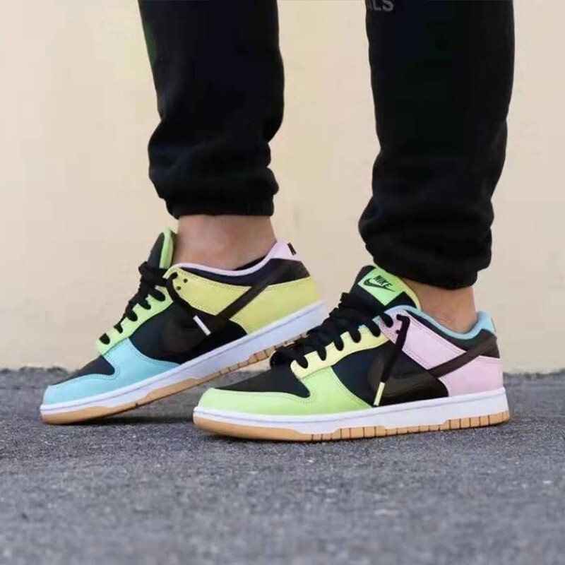 Nike Dunk SE Free.99 - вид спереди