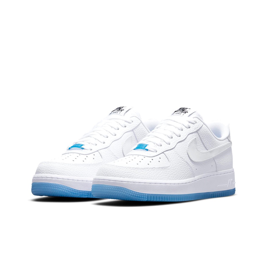 Nike Air Force 1 07 LX UV - вид сзади