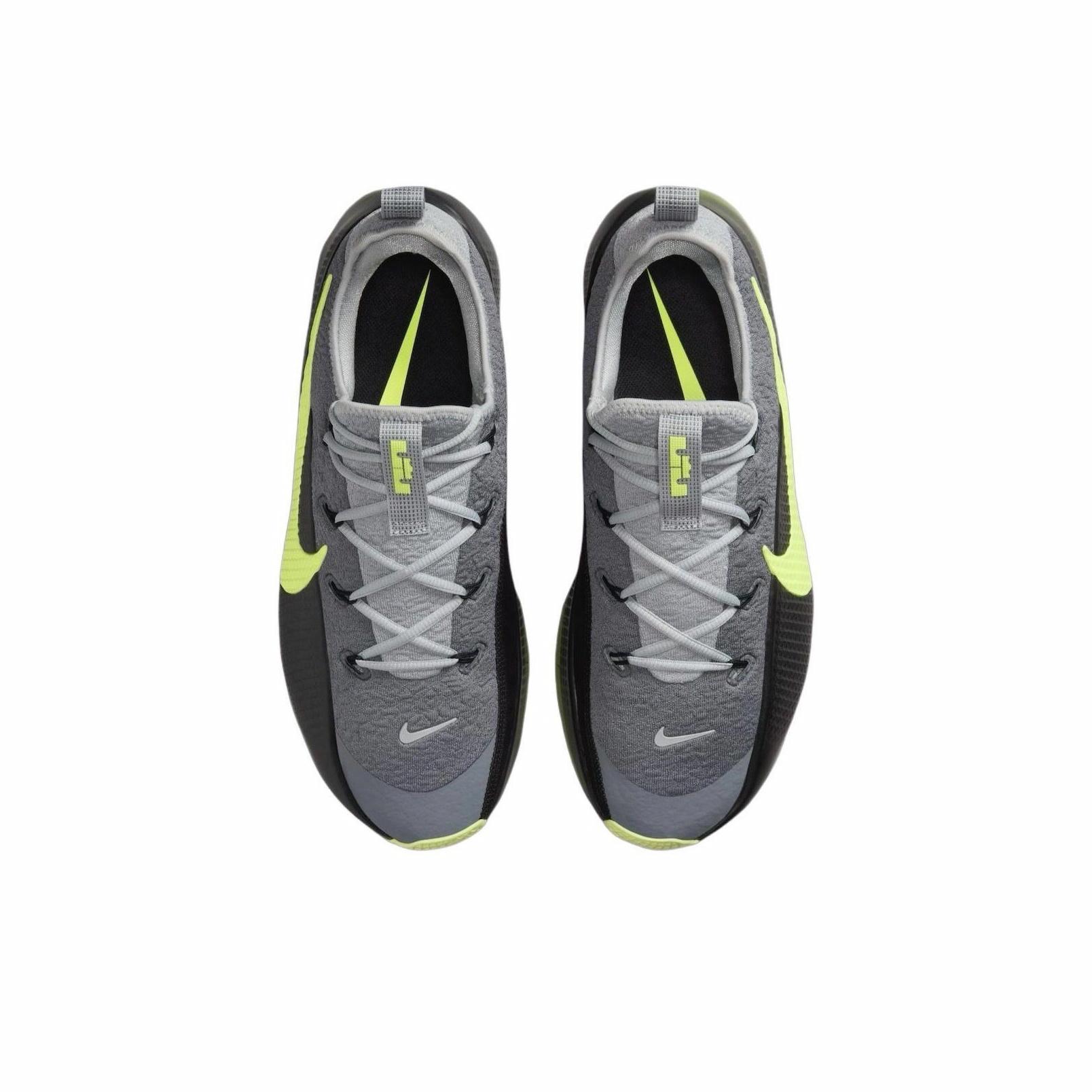 Nike LeBron TR 1 "Smoke GreyVolt" - вид сзади