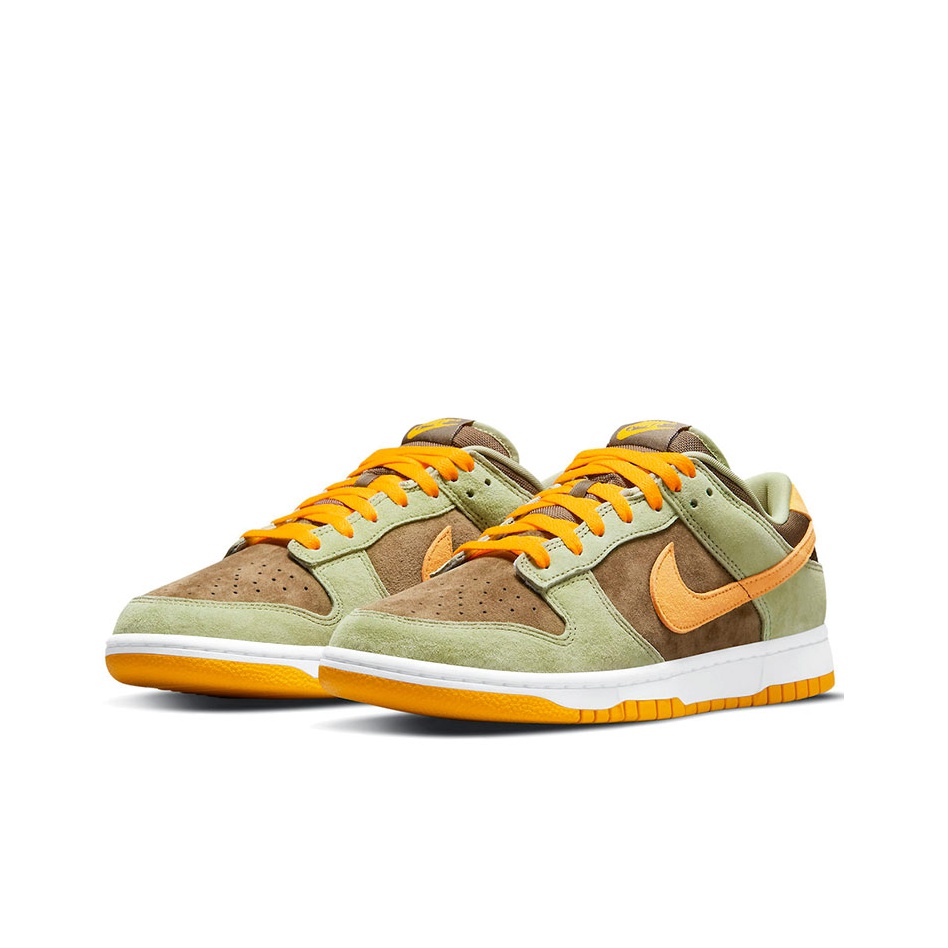 Nike Dunk "Dusty Olive" - вид спереди