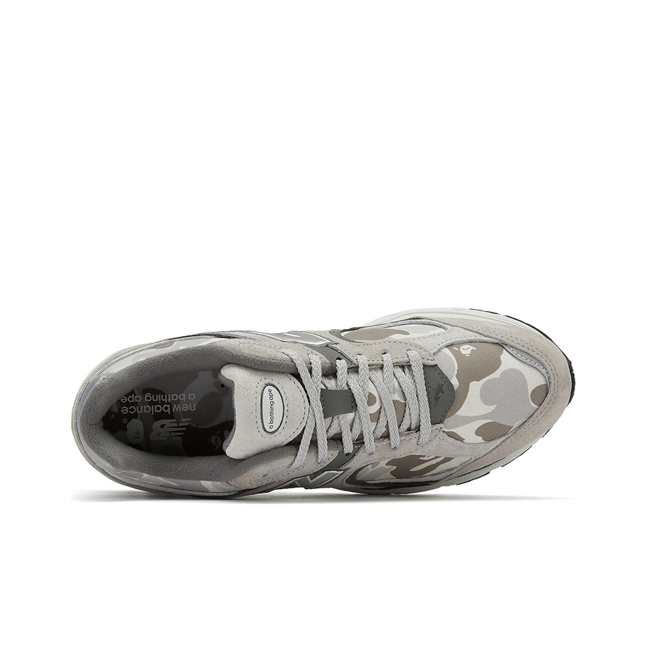 A BATHING APE x New Balance NB 2002R (полнота: D) - вид сзади
