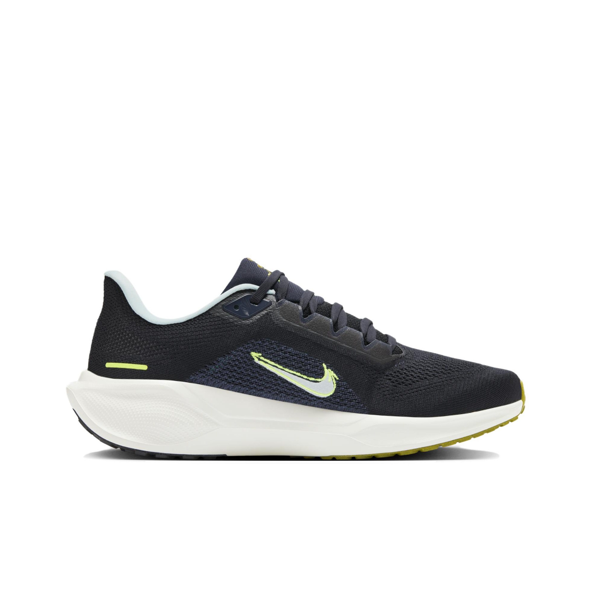 Nike Pegasus 41 - вид с внутренней стороны
