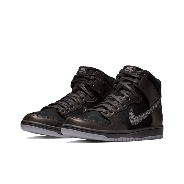 Nike Dunk SB Black Bar - вид спереди