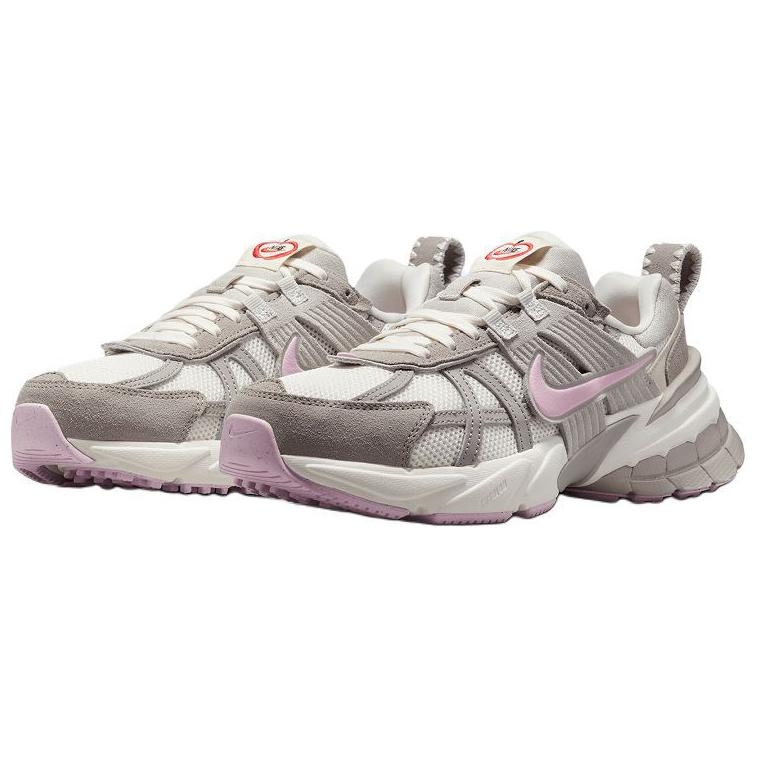 Nike V2K Run White Gray Pink - вид спереди