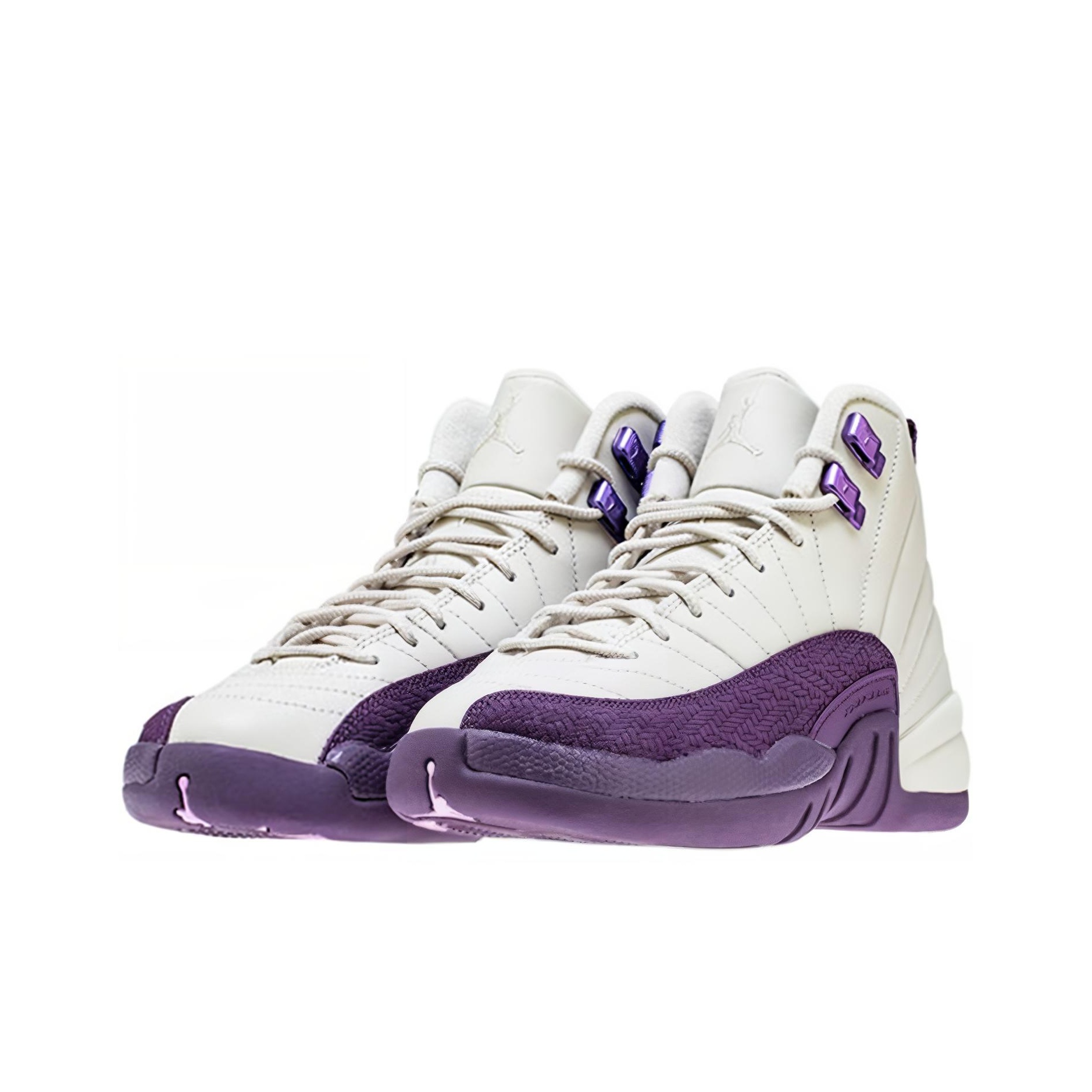 Jordan Air Jordan 12 - вид спереди