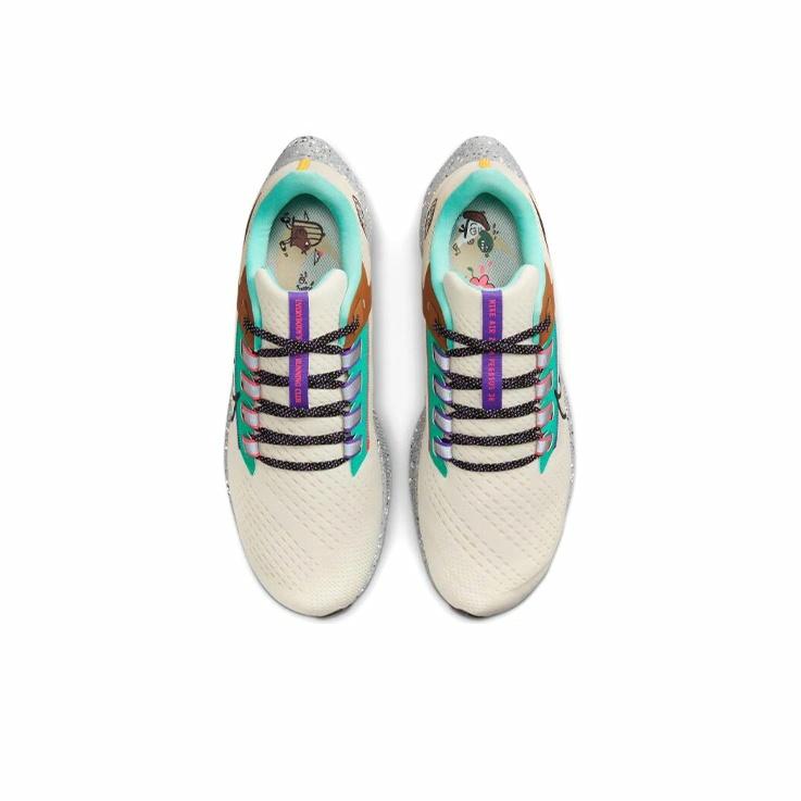 Nike Air Zoom Pegasus 38 'Running Club - Sail' - вид сзади
