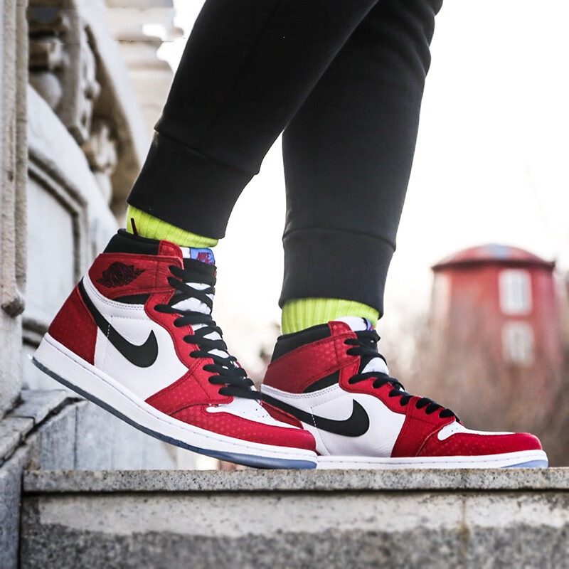 Jordan Air Jordan 1 Retro High GS Spider-Man Origin Story - вид спереди