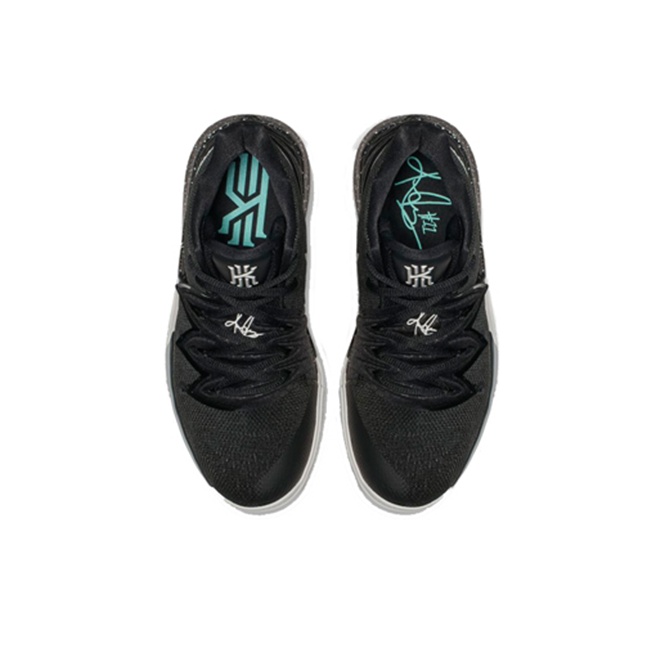 GS Nike Kyrie 5 Black Magic GS - вид сзади