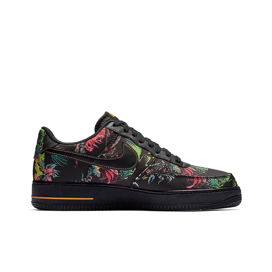 Nike Air Force 1 Black Floral - вид с внутренней стороны