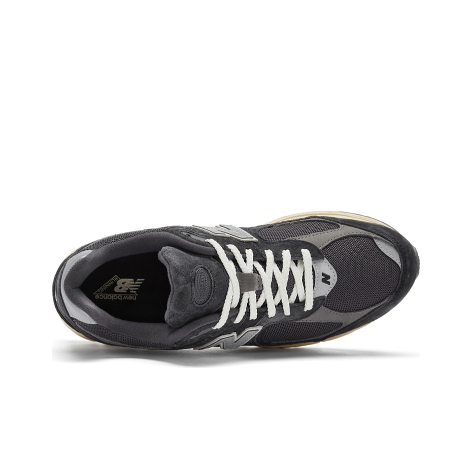 New Balance 2002R "Phantom" (полнота: D) - вид спереди